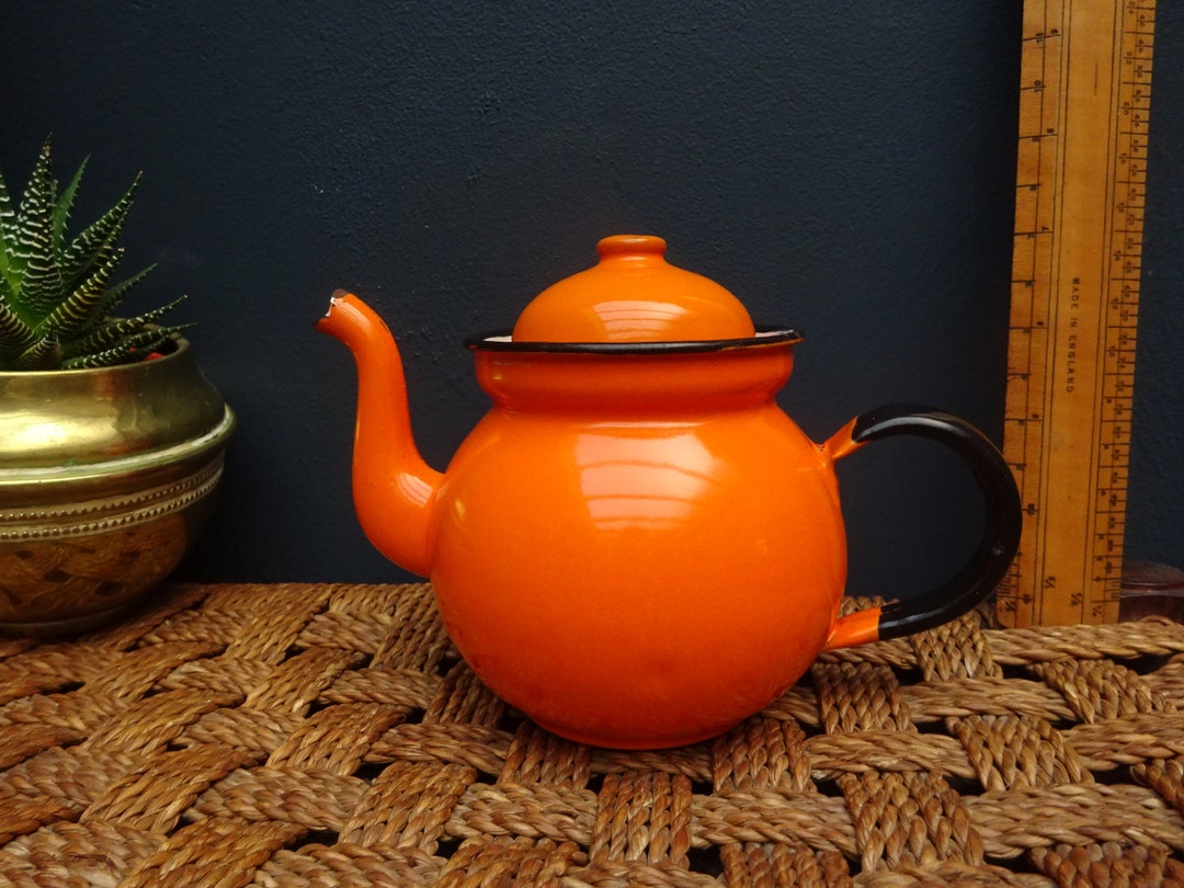 Small 1970s Polish ORANGE ENAMEL TEAPOT, 3/4 Pint Retro Kitchen Mid