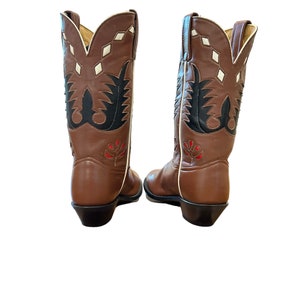 Maat 6 B Tony Lama Women's Vintage NOS Cowboy Western Boots Iconisch bloemeninlegontwerp afbeelding 4