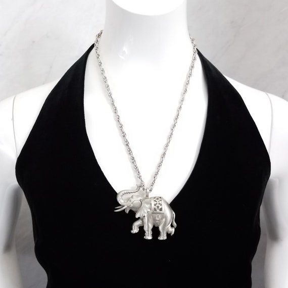 Vintage Jewelry Elephant Pendant Necklace Very Ra… - image 3