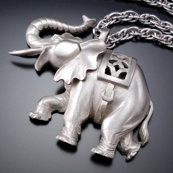 Vintage Jewelry Elephant Pendant Necklace Very Ra… - image 5