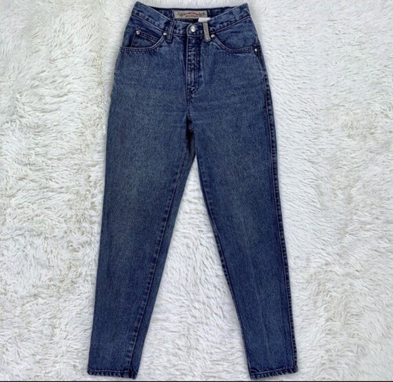 womens high waisted levis