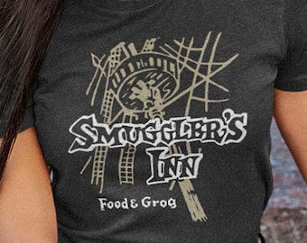 Smuggler’s Inn Restaurant Bar Lodge Unisex Retro T-shirt - Bygone Brand Tees