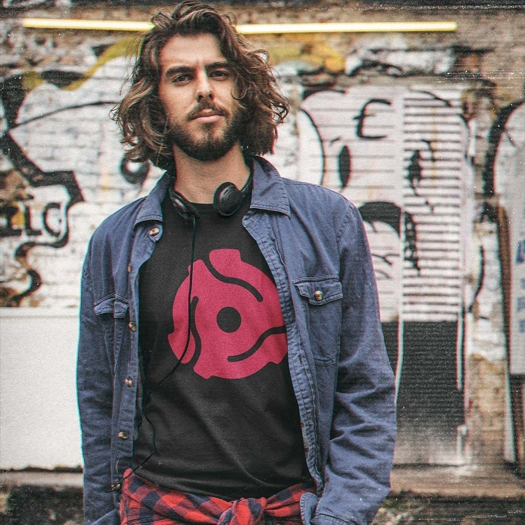 45 RPM Adapter Unisex T-shirt - Bygone Brand Retro Icon Tees - Etsy
