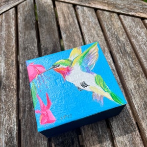 Hummingbird Box