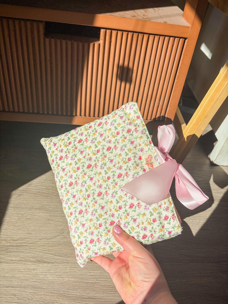 Quilted Ditsy Floral Bible Cover: Cottagecore Cotton Case, Pink Bow Detail image 3