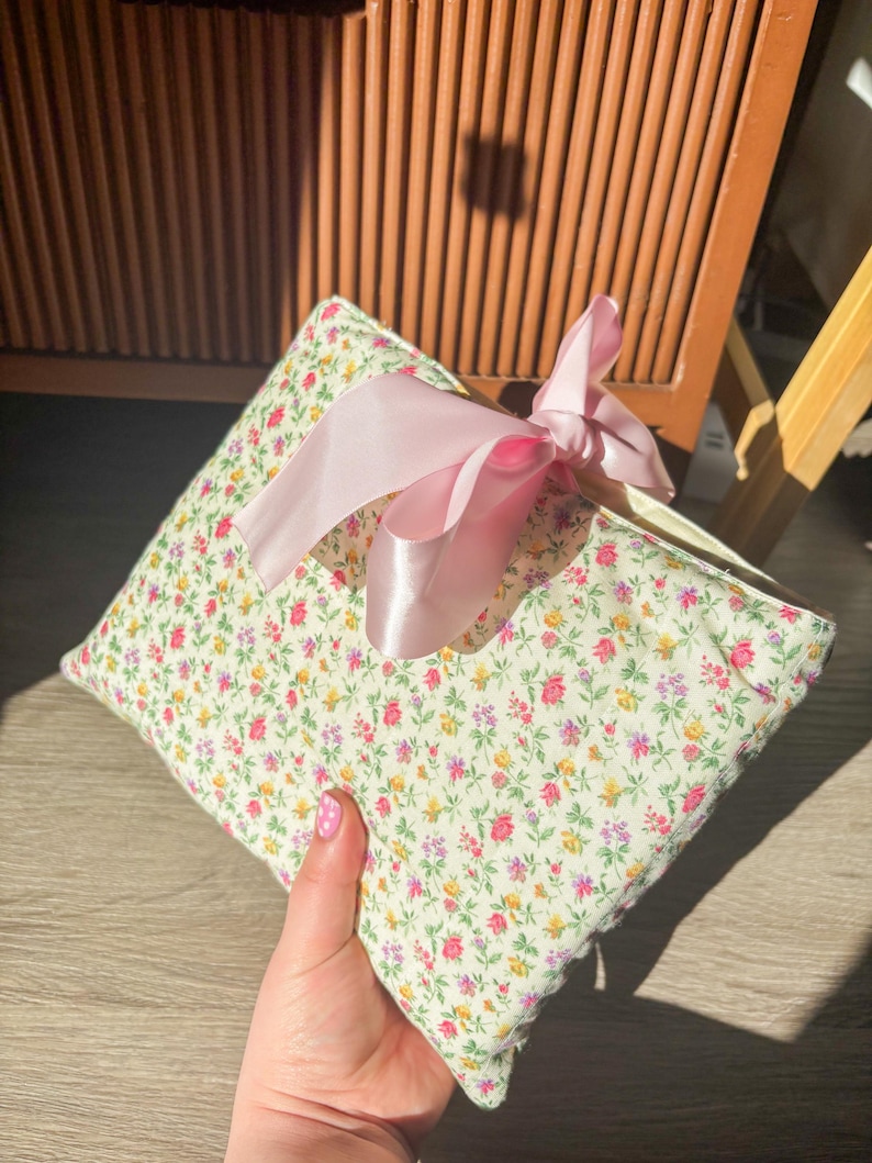 Quilted Ditsy Floral Bible Cover: Cottagecore Cotton Case, Pink Bow Detail image 5
