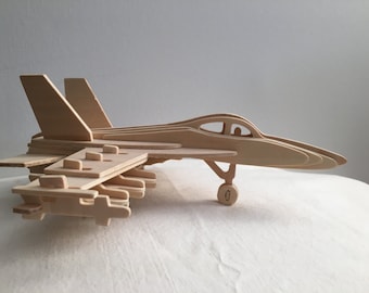 Jet Flugzeug Jagdflugzeug... Holzmodell komplett konstruiert