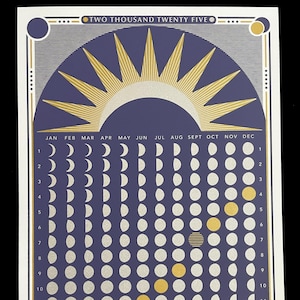 CALENDRIER DES PHASES DE LA LUNE 2025 - bleu-violet, or, argent