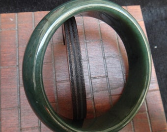 61mm inner diameter 2.4 inches natural green jade bracelet (inner diameter 61mm)