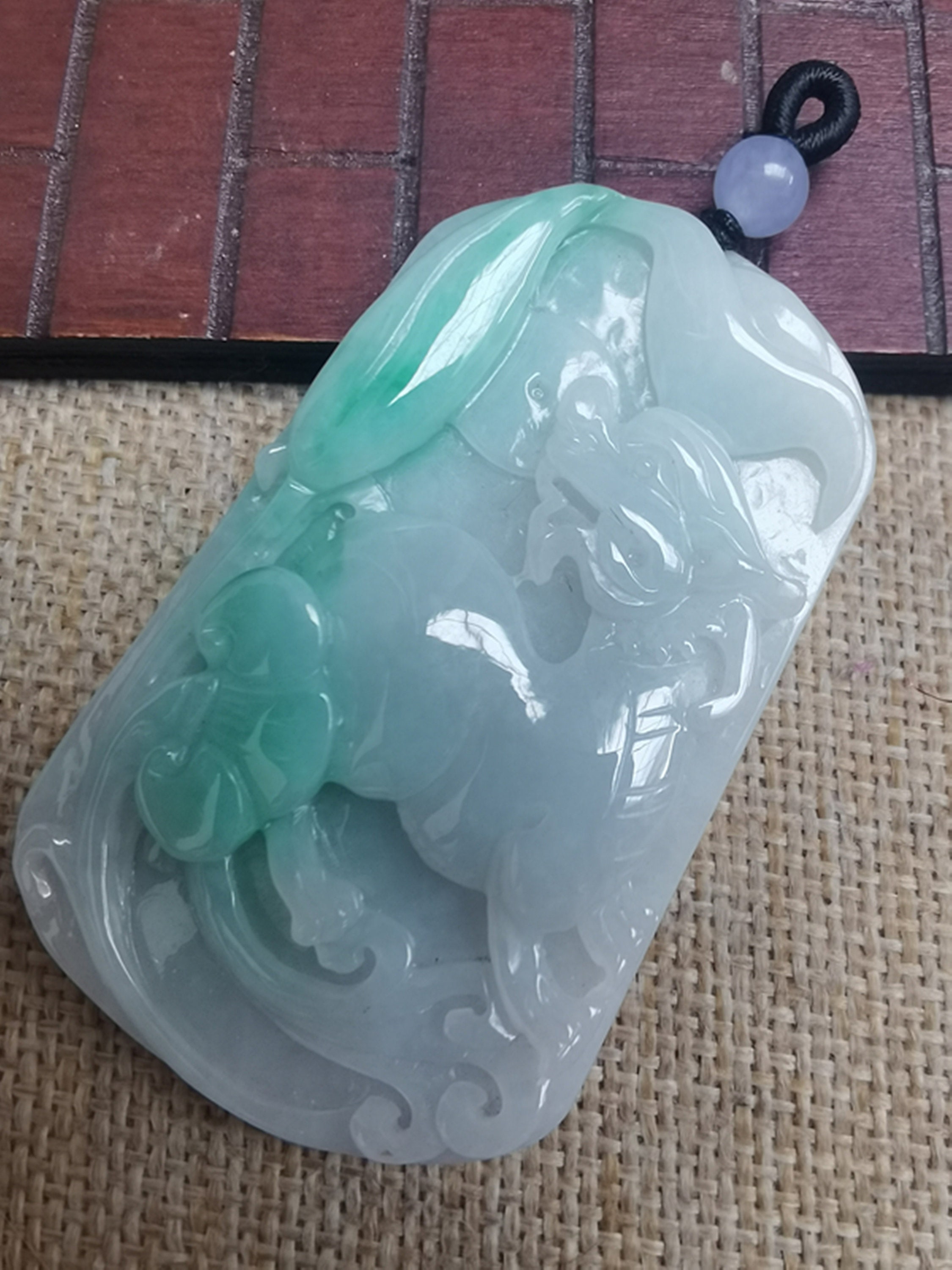 Einzigartiger natürlicher grüner Jade Drachen Anhänger | Etsy