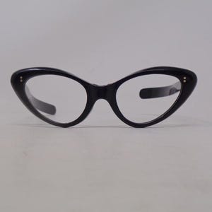 Fabelhafte Vintage-Brille, Katzenaugenbrille aus den 1960er Jahren, geschnitztes Gestell, Frankreich, selten