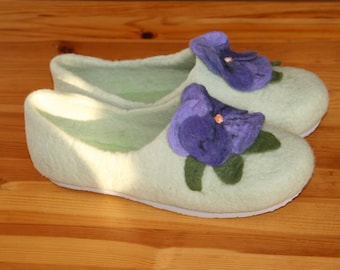 Felted wool slippers Organic wool happy feet wool felt slippers Felted clogs House shoes valenki Perfect gift for woman Christmas gift