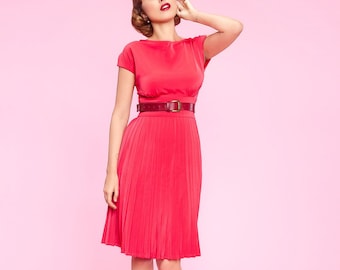 MADMEN Betty's PLEATED dress, short slitted sleeves, PINK/orange-toned color