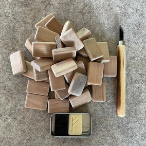 Houten onderdelen, set 40 voor het maken van je eigen runenset, met snijmes, bijenwas en betekeniskaart