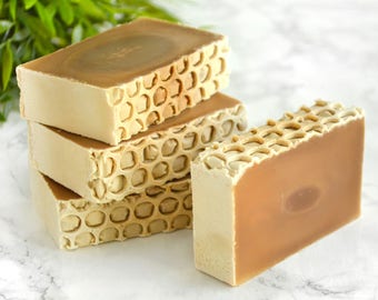 Natural Homemade Honey Soap Bar - Cute Honeycomb Soap Cold Process Soap for Dry Skin - Bee Keeper Gift - Best Gift Idea For Women Birthday