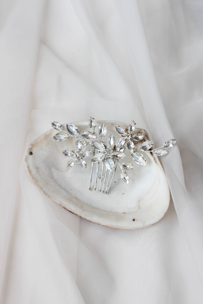 Bridal Hair Clip Wedding Hair Clip Bridal Hair Comb Decorative Clip Rhinestone Hair Clip Bridal Headpiece Wedding Hair Pin Bridal Barrette