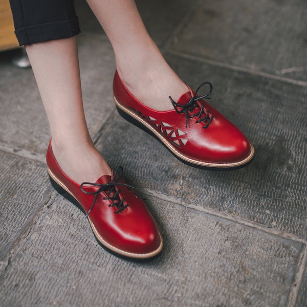 Women Leather Shoes,Red Leather Oxfords, Oxford Shoes, Painted Leather Shoes, Closed Shoes, Green Shoes, Handmade,Red Oxford,