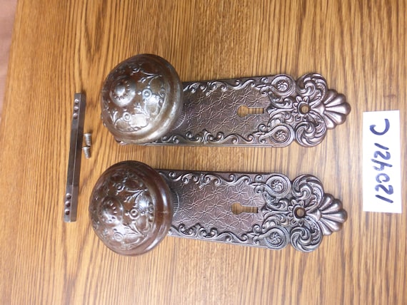 Antique Ornate Floral Door Knob Set of 2 Knobs and Shaft Antique Ornate Floral Door Knob Set of 2 Knobs and Shaft
