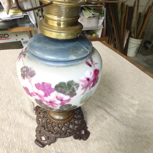 Vintage Antique &quot;The French&quot; Hand Painted GWTW Kerosene Parlor Lamp 52020 B