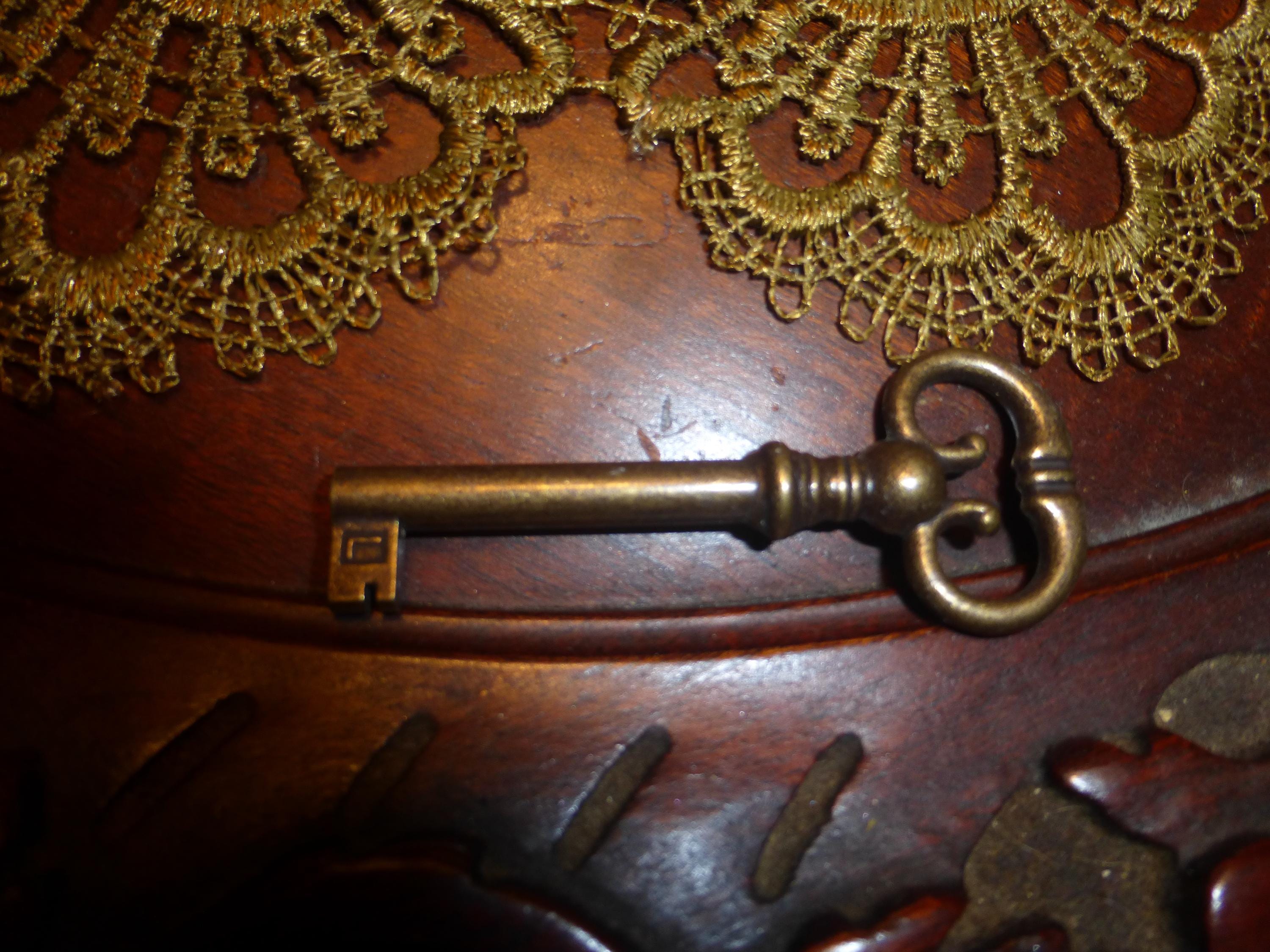 1 Vintage Antique Brass Open Barrel Furniture Cabinet Key 83020 I