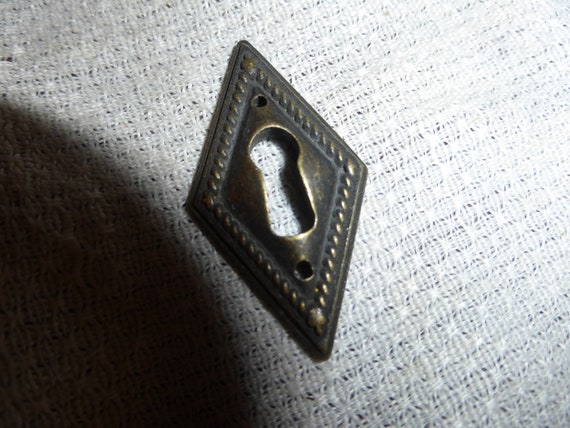 1859C-U-97 16x11mm 40pcs Raw Brass Diamond Shape Charm