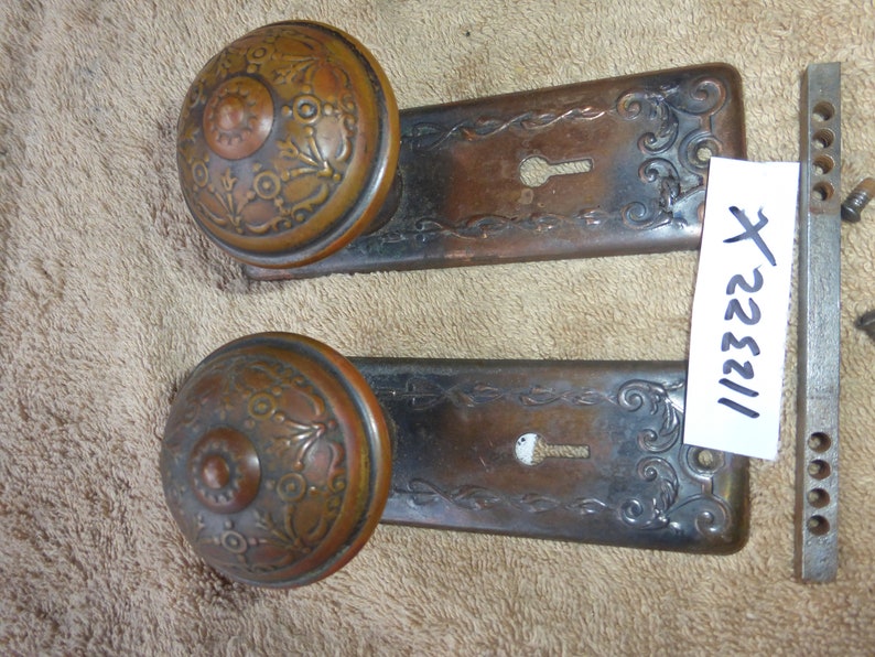 Curated visual reference: Fresh Look at Vintage Antique 4 Pc Deco Door Hardware Set 112322 X