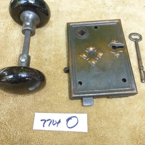 Antique Vintage 3 Pc R&E Rim Lock, Key, Porcelain Knobs 7724 O