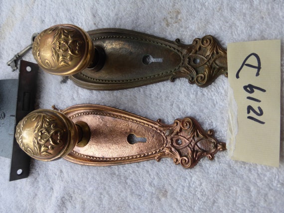 Antique Ornate Floral Door Knob Set of 2 Knobs and Shaft Antique Ornate Floral Door Knob Set of 2 Knobs and Shaft