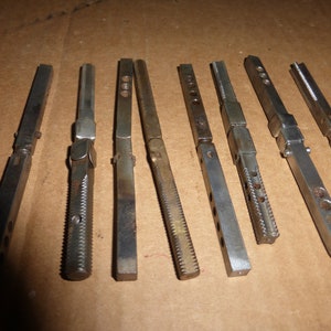 1 Vintage Antique Mortise Split Door Knob Spindle Connector Shaft Rod Spleen 122220 F