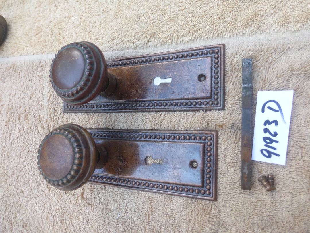 Curated visual reference: Fresh Look at Vintage Antique 4 Pc Beaded Deco Door Hardware Set 91923