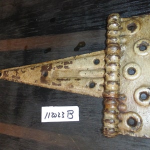 Vintage Antique Ornate Barrel Rustic Iron Barn Farm Hinge 112023 B