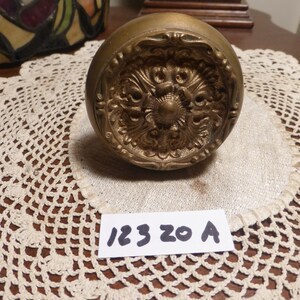 Pomolo per porta d'ingresso in ottone antico Sargent "Montfort" 12320 A