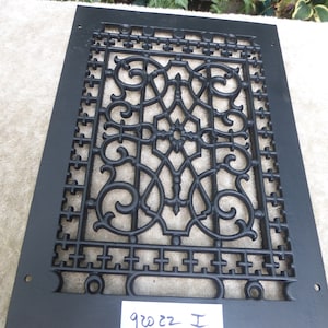 Vintage Antique Cast Iron Heat Vent Grate Register 92022 I