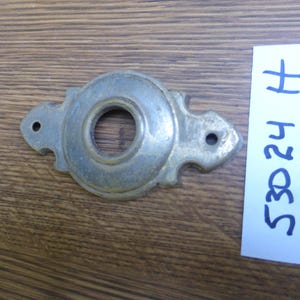 1 Vintage Antique Brass Rosette Door Knob Back Plate  53024 H