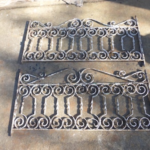 Vintage Antique Rustic Iron Garden Fencing Railing 1.12.25 A