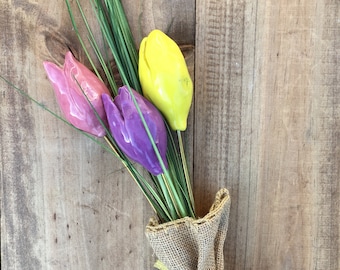 Presente de flor de tulipa - 3 buquês de tulipas de cerâmica com spray de grama verde artificial