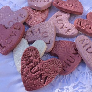 Regalo de corazón: corazón de cerámica, un bonito recuerdo o un pequeño detalle de agradecimiento: personalizado para mamá, abuela, tía, amor y mejor amiga.