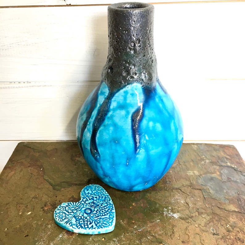 Red handmade ceramic vase: mid century modern contemporary vase, colour accessory for a minimalistic decor, decorative vase, gift delivery Turquoise