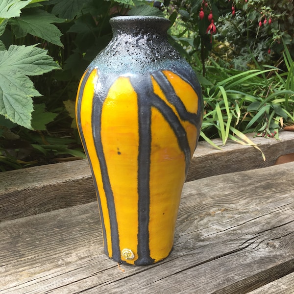 Vase en céramique jaune moutarde et noir, urne moderne du milieu du siècle avec glaçage texturé en étain de lave