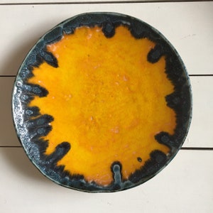 Large yellow ceramic bowl - retro mid century design with black lava glaze detail