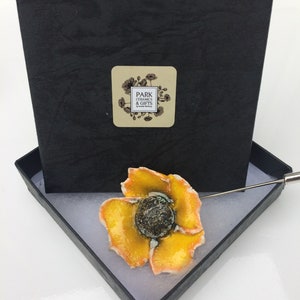Gelbe Mohnblume - Hutnadel, Ansteckblume, Blumennadel, Hochzeitsgeschenk, Blumenhut oder Schal