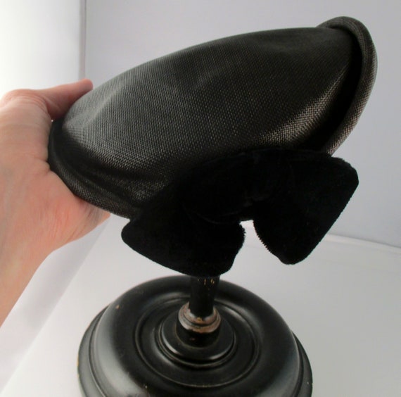 1950s Black velvet and woven vintage hat band. - image 1