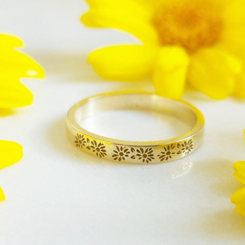 Floral Wedding Band Unique Wedding Band for Women Daisy Etsy
