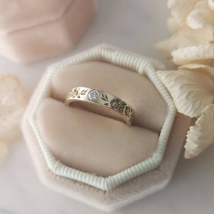 Floral wedding band, 14k gold vintage style flower wedding ring