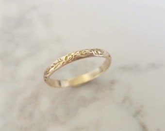 Thin floral wedding band, Flower wedding band, vintage style floral ring for women , personalized Valentine&#39;s day gift