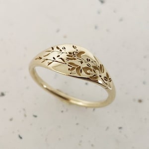 Wildflowers ring, Flower signet ring, scotch broom flower ring