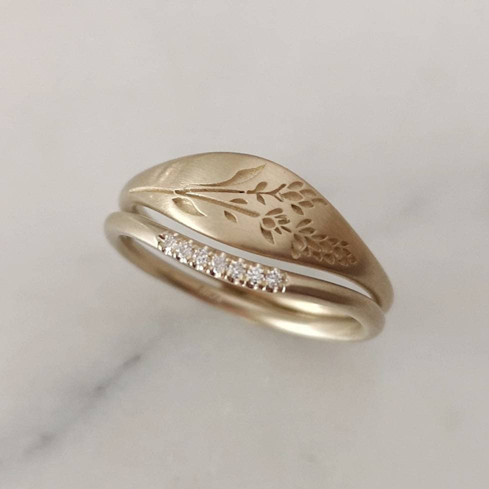 Lavender Signet Ring Unique 14k Gold Wedding Ring Set Flower Wedding Band Etsy