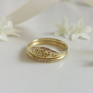 Flower wedding ring set, vintage style floral ring for women, Unique Gold wedding ring set, 14k gold wedding band, diamond wedding band