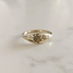 指輪・リング Flower Signet Ring #8470 Flower Signet Ring, Vintage Style Engagement Ring Set