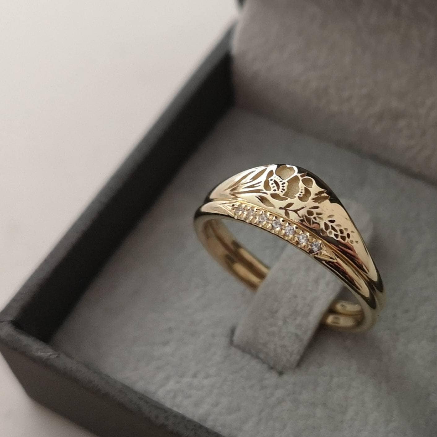 Poppy and lavender ring paired with a thin white diamond band. Unique 14k Gold wedding ring set, flower wedding band